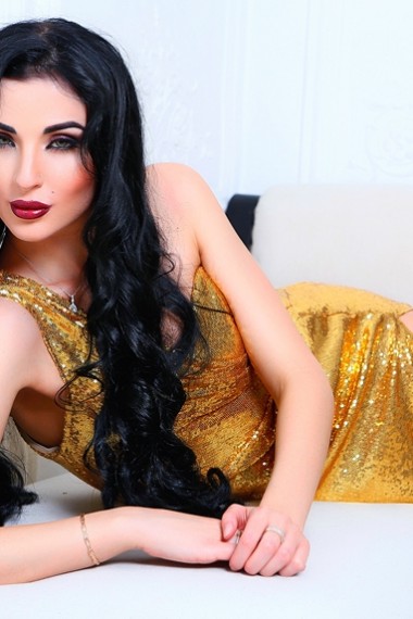 Teressa Escort