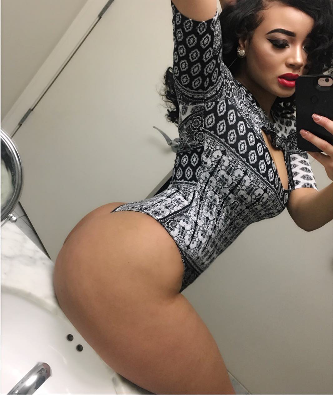 Abi Escort